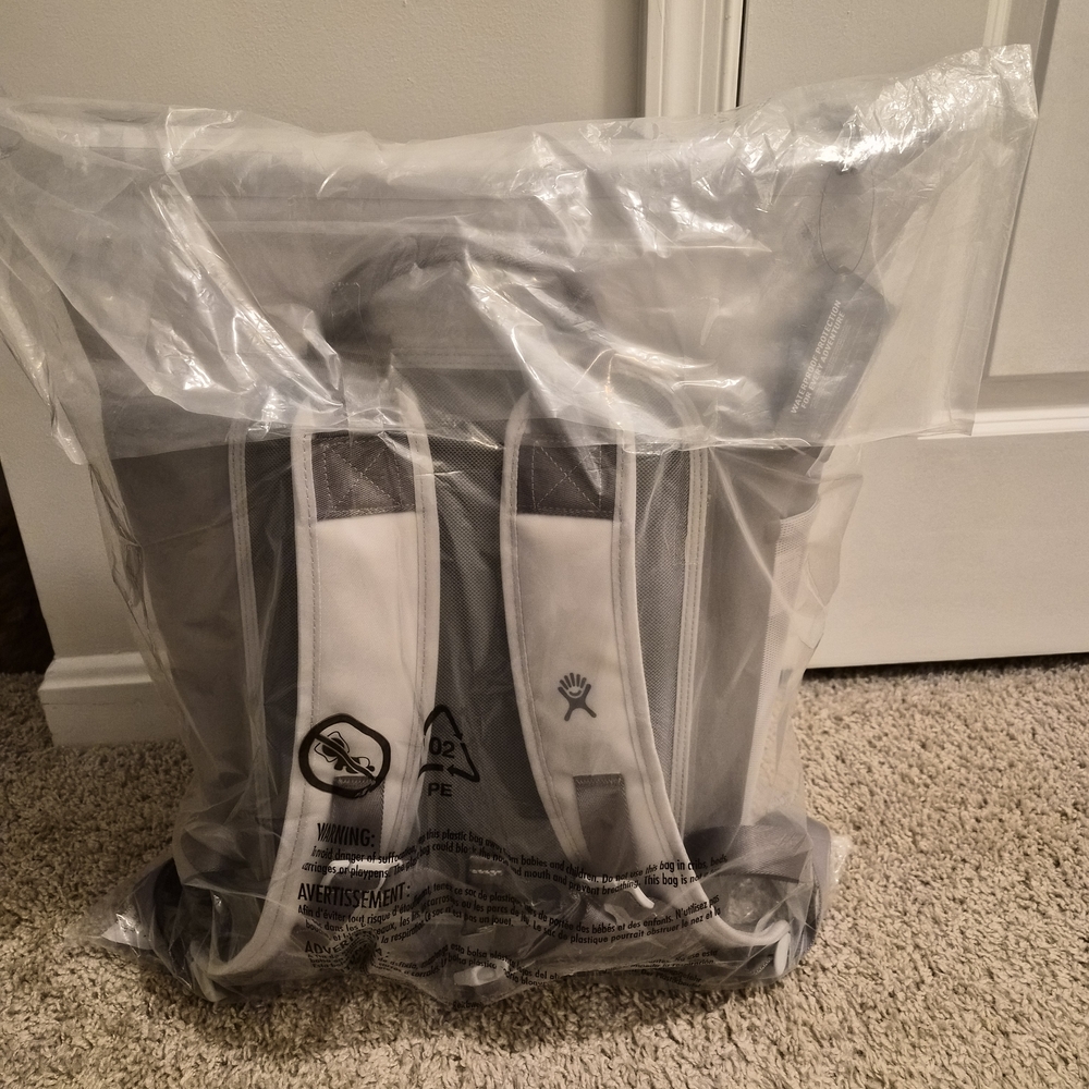Hydro Flask Gray Day Escape Pack